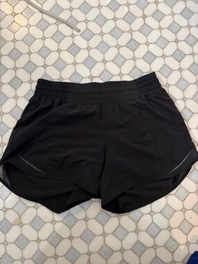 Lululemon hotty hot short, black, 6 Tall, 4 inch inseam